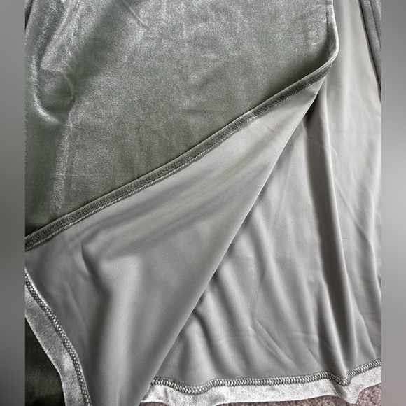 Forever 21 body con midi dress. Size medium - Picture 2 of 5